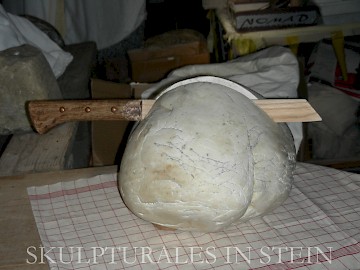 Bauernbrot mit Holzmesser